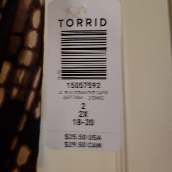 Torrid Print Cropped Legging NWT Size 2 - Picture 4 of 5